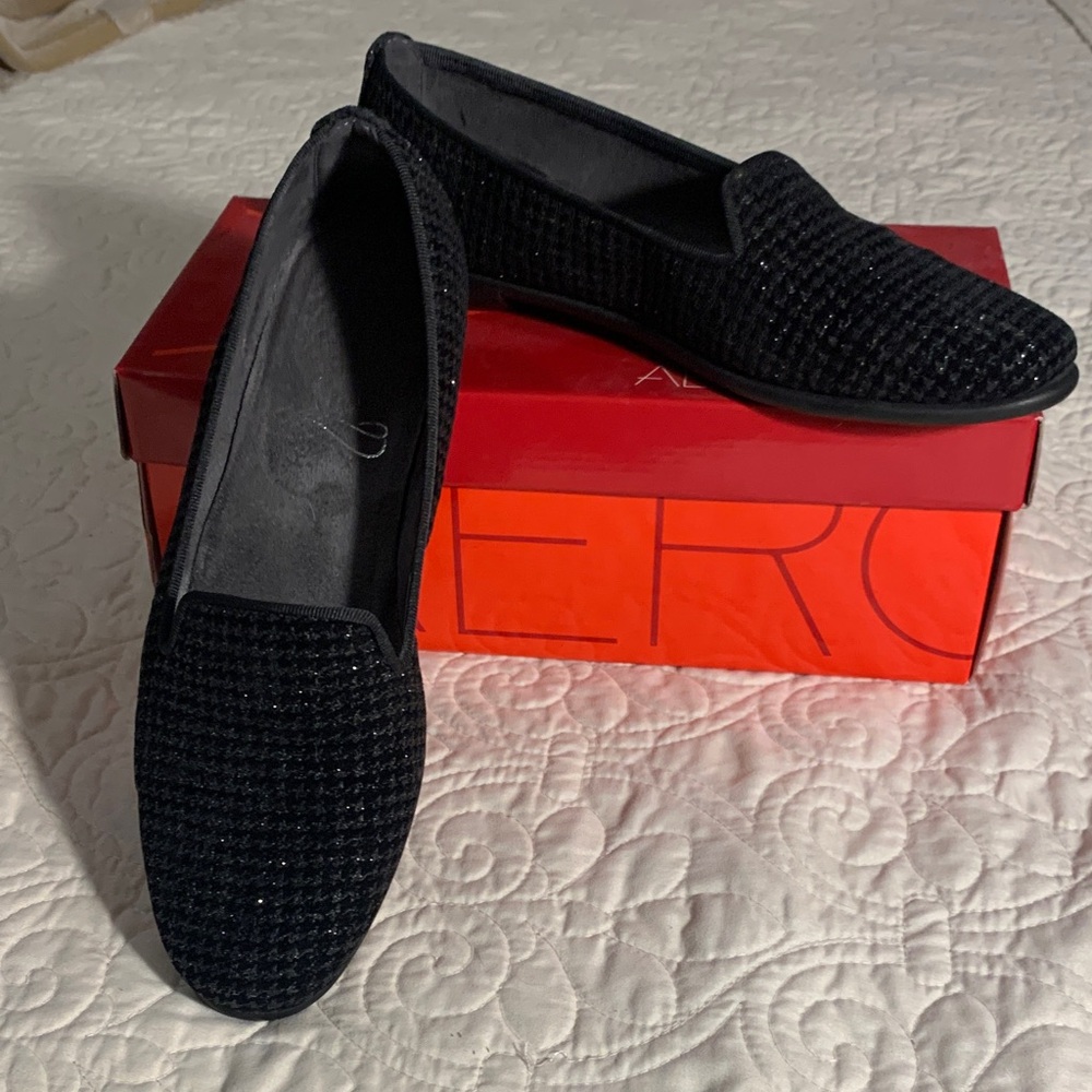 Aerosoles black sparkle fabric loafers size 8.5